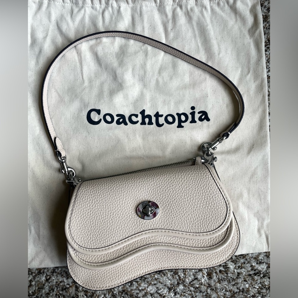 NEW Wavy Double Pouch Bag In Coachtopia Leather